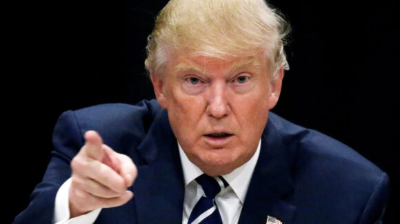 Donald Trump asegura que su Ejército está listo para “destruir” a Irán si es víctima de un atentado