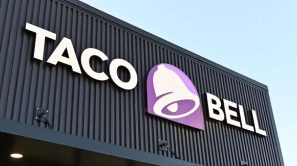 Demandan a Taco Bell por daños y perjuicios tras brote de ciclosporiasis en Estados Unidos