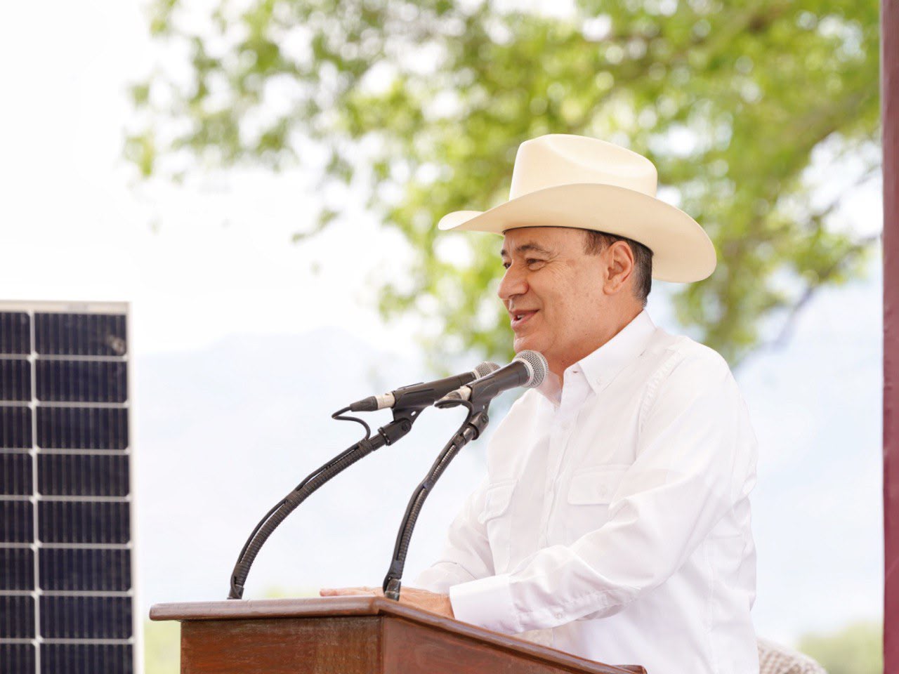 Durazo pone en operación al 100% dos etapas de la planta solar más grande de Latinoamérica