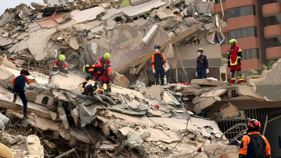 Ejército Mexicano recupera 80 cuerpos y rescata a dos personas con vida en Venezuela: Sheinbaum
