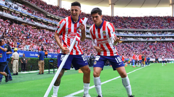 Roberto Alvarado rescata a Chivas con gol de último minuto y le da su primer triunfo del Apertura 2026