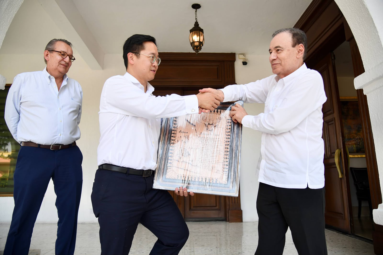 Empresarios de Singapur visitan Sonora para explorar inversiones impulsadas por Durazo
