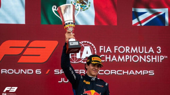 ¡Victoria mexicana! Ernesto Rivera se luce en Spa y conquista la Feature Race de la F3 en Bélgica