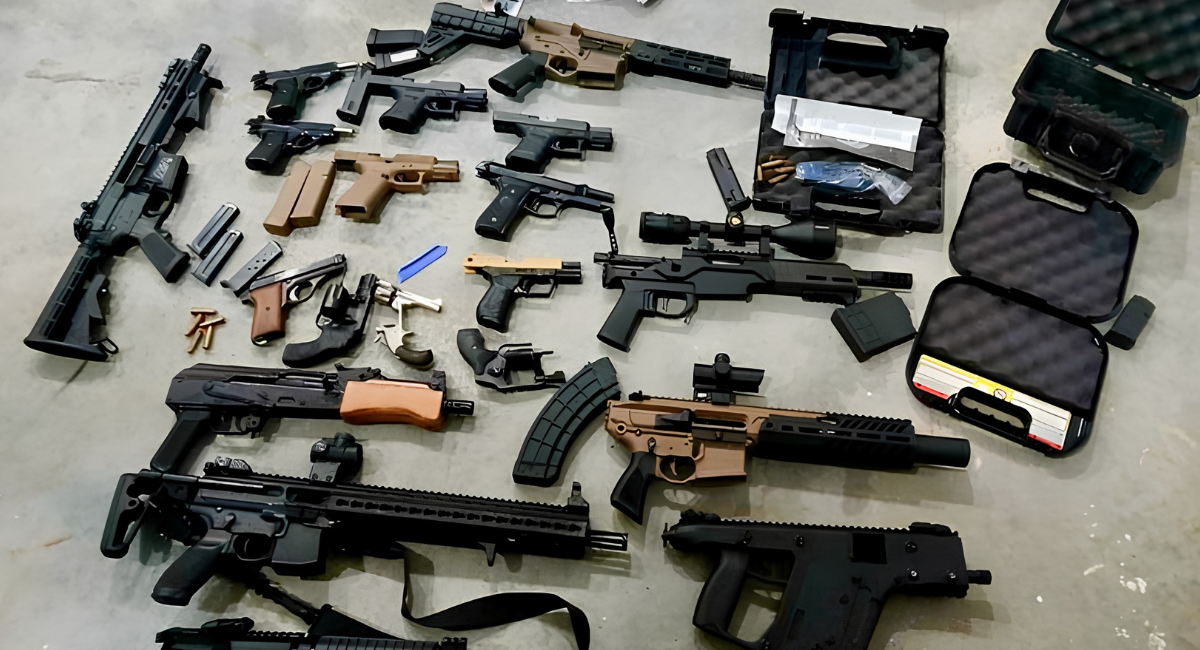 Estados Unidos decomisa 138 armas de fuego que serían traficadas a México: Ronald Johnson