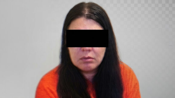 Evelyn robó 300 mil pesos en efectivo en negocio de Guaymas; fue detenida y procesada por la FGJES