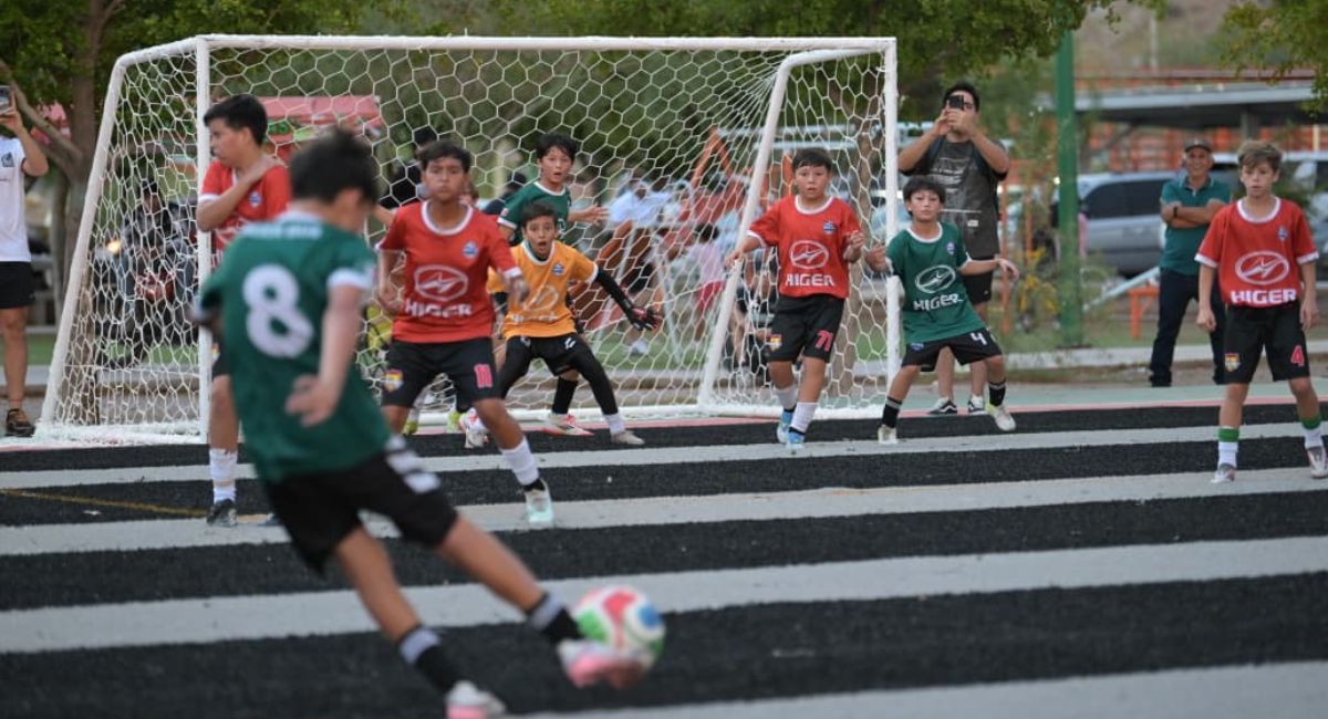 Festeja Toño Astiazarán exitoso cierre del torneo de futbol 'El Mundialito H'