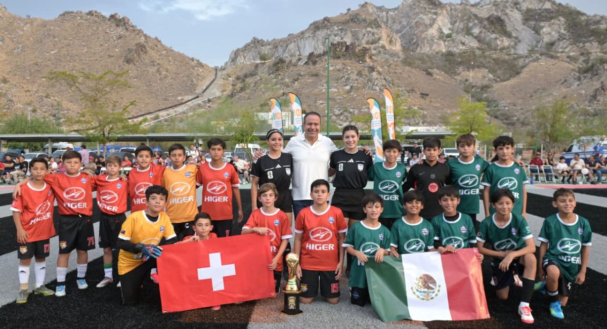 Festeja Toño Astiazarán exitoso cierre del torneo de futbol 'El Mundialito H'