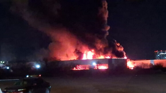 VIDEO: Fiscalía de Sonora descarta que incendio de bodegas en Hermosillo haya sido provocado