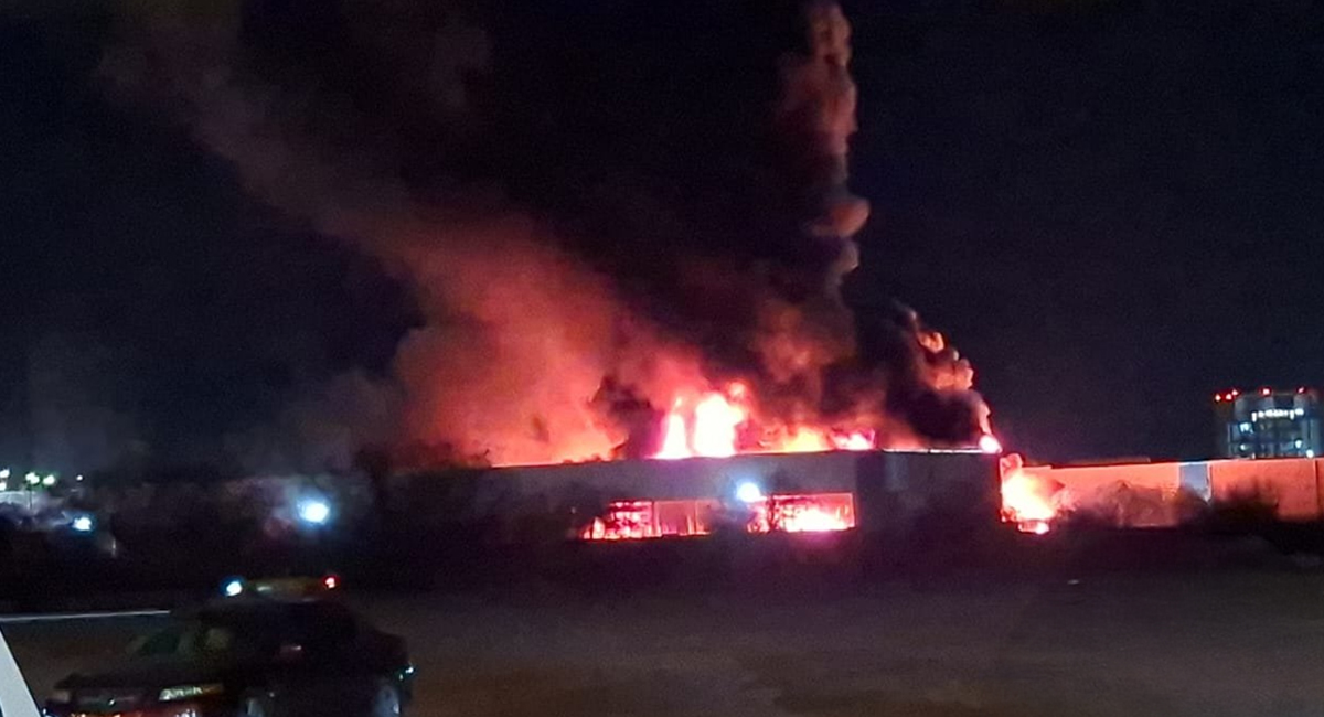 VIDEO: Fiscalía de Sonora descarta que incendio de bodegas en Hermosillo haya sido provocado