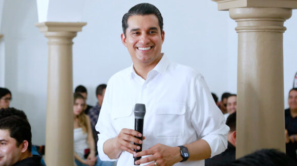 Froylán Gámez destaca a la juventud como eje del futuro de Sonora en encuentro en Navojoa