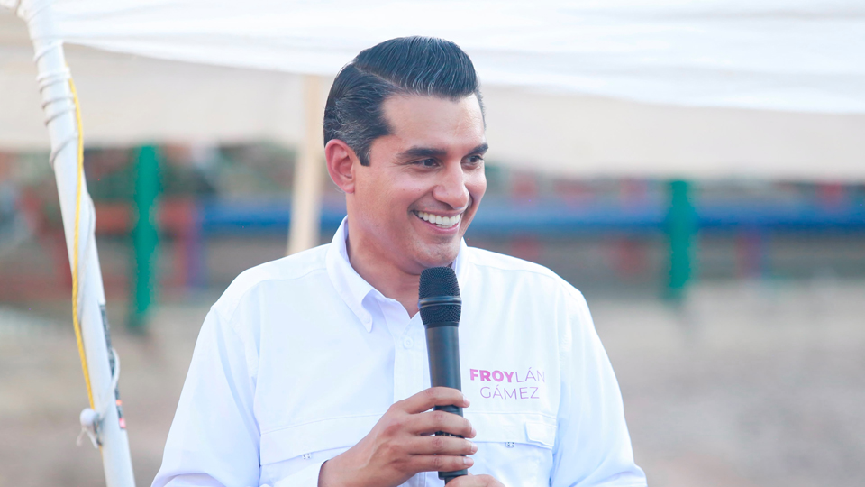 Froylán Gámez recorre Nogales para escuchar propuestas de las y los sonorenses