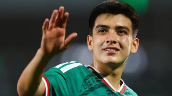 Del Mundial 2026 a su graduación: Gilberto Mora termina la prepa; filtran VIDEO al ‘recibir’ su diploma