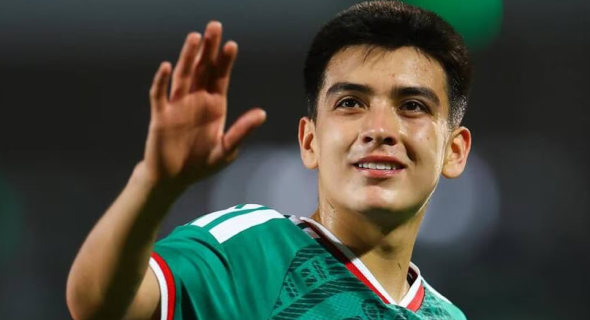 Gilberto Mora se gradúa de la preparatoria filtran video del momento
