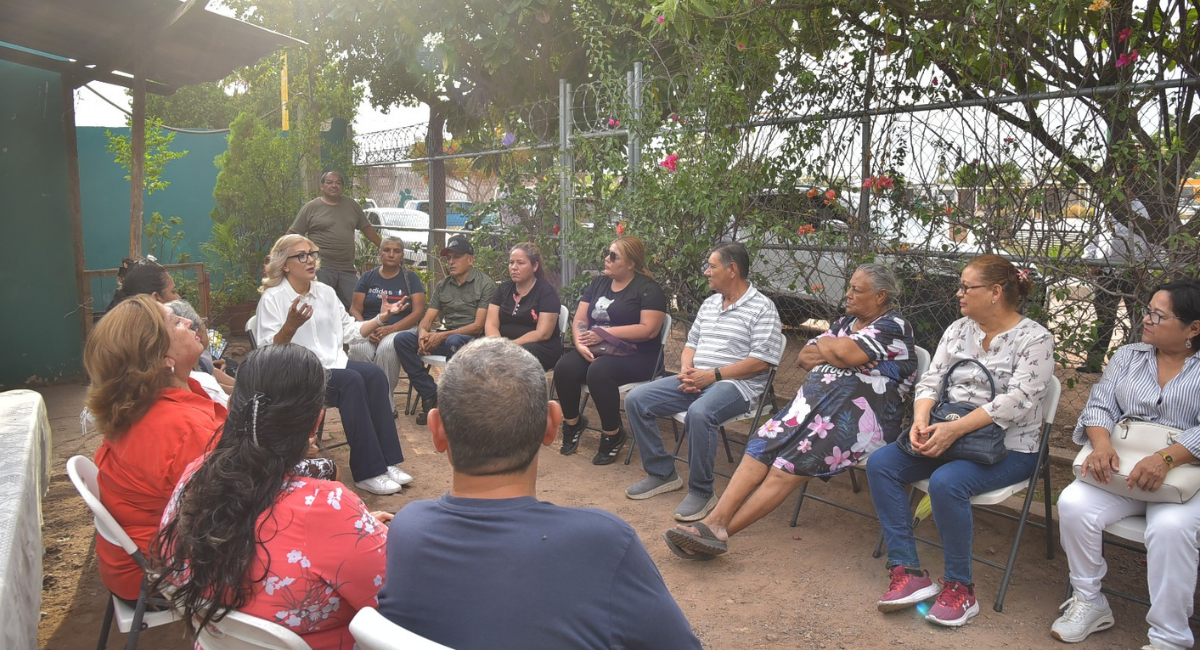 Gobierno de Cajeme brinda certeza patrimonial a 12 familias con la entrega de escrituras