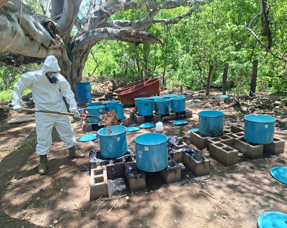 Golpe al Cártel de Sinaloa: Desmantelan tres laboratorios de metanfetamina en Cosalá