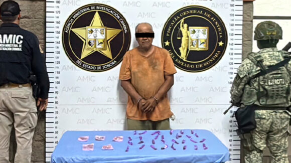 Detienen a adulto mayor en Hermosillo; los sorprendieron con 36 envoltorios de marihuana y crystal