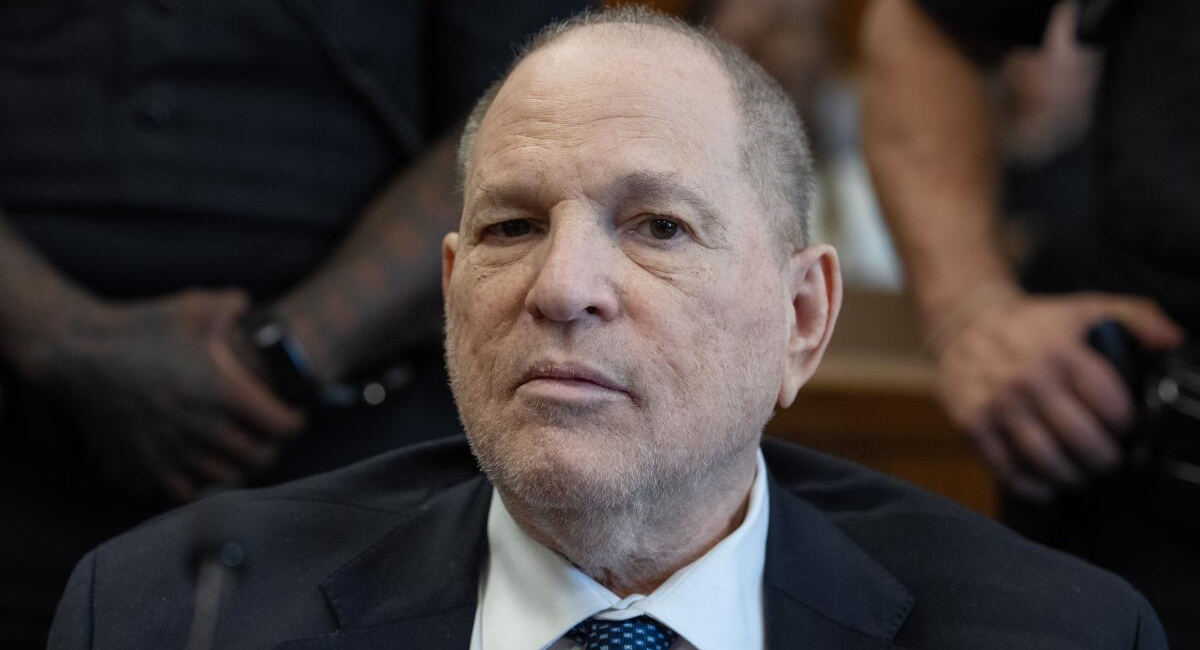 Harvey Weinstein sale de prisión para ser internado por problemas respiratorios