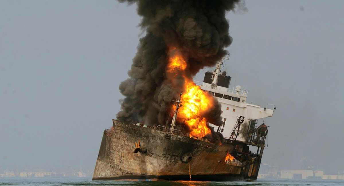 VIDEO: Hutíes de Yemen atacan dos petroleros saudíes que ignoraron bloqueo marítimo en el mar Rojo