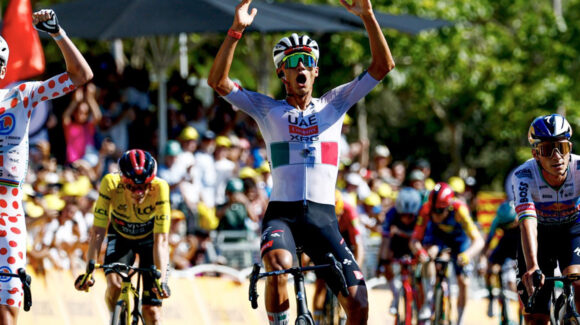 Isaac del Toro hace historia para México y gana la segunda etapa en el Tour de France 2026