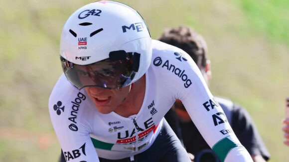 Isaac del Toro debuta entre los mejores del Tour de France 2026; Vingegaard conquista la primera etapa
