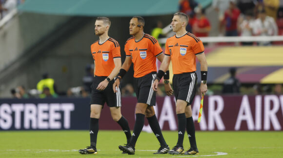 Ismail Elfath arbitrará Argentina vs Inglaterra; Messi nunca ha perdido con él como juez central