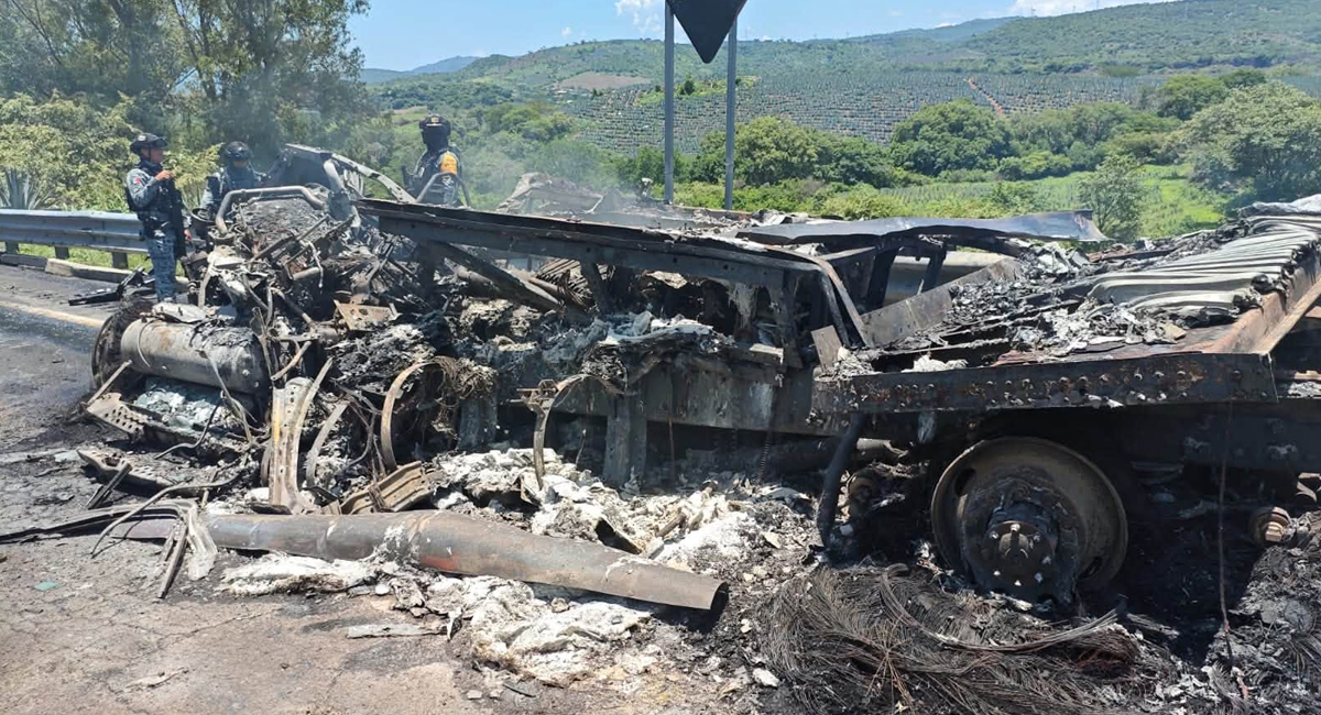 VIDEO: Carambola e incendio en autopista Guadalajara-Tepic deja al menos 10 muertos y 10 heridos