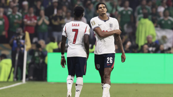 Golpe para Inglaterra: Jarell Quansah recibe dos partidos de sanción tras la roja ante México