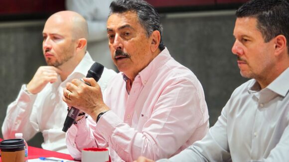 Javier Lamarque dialoga con empresarios sobre el crecimiento económico y el futuro de Sonora