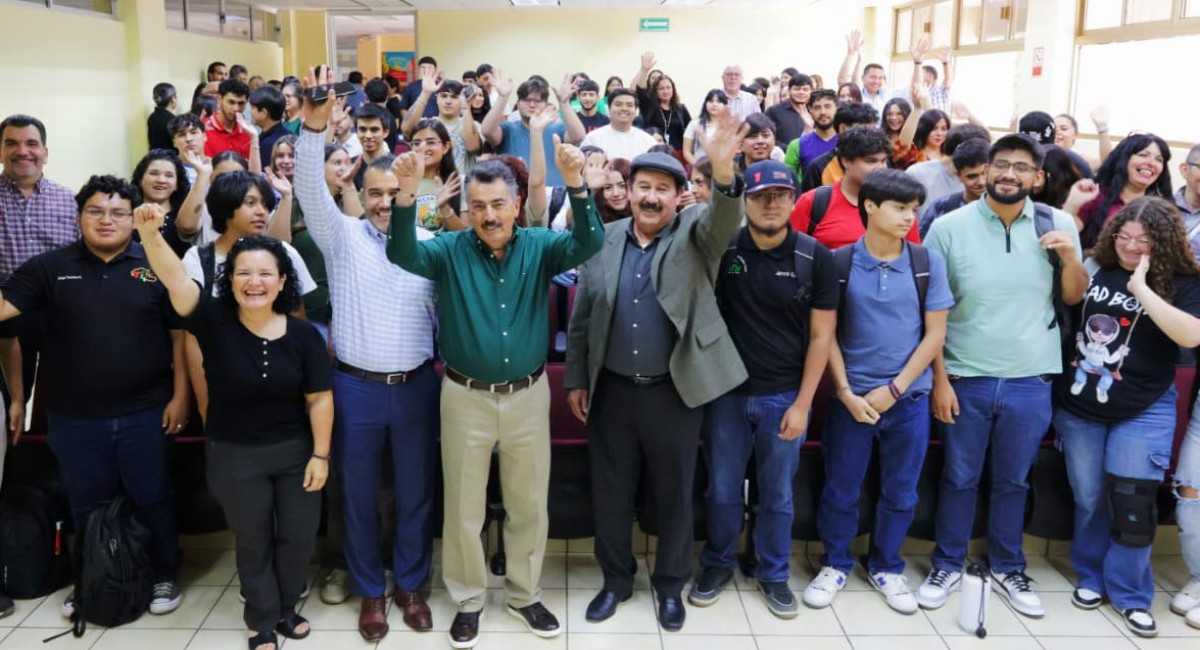 Javier Lamarque llama a jóvenes de Nogales a construir el futuro de Sonora