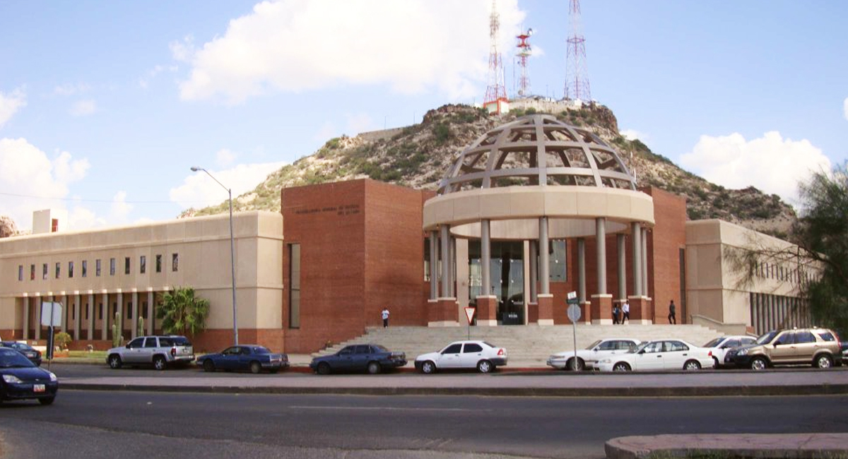Joven de 26 años llega herido de bala a edificio de la FGJES en Hermosillo; ya investigan el caso