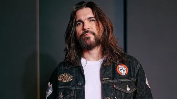 Juanes llega a La Velada del Año: Así fue la presentación del colombiano previo al combate de Rivers y RoRo