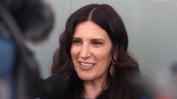 Kenia López Rabadán pide regular el uso de Inteligencia Artificial en menores