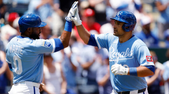MLB: Los Royals castigan a Sánchez y le dan de palos para imponerse ante los Phillies