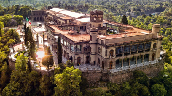 La FGR confirma investigación en curso por lujosa cena de la FIFA en el Castillo de Chapultepec