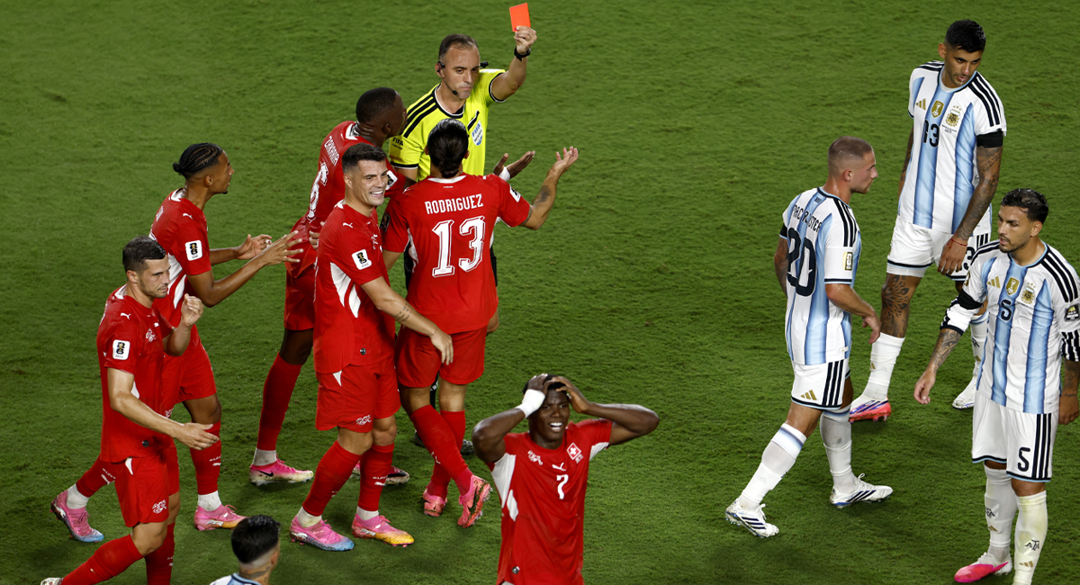 La IFAB admitió que Embolo no debió de ser expulsado en el Suiza ante Argentina del Mundial 2026 por un mal procedimiento del VAR