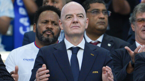 La UEFA se planta ante Gianni Infantino; convoca reunión de emergencia por la ‘venta’ del Mundial