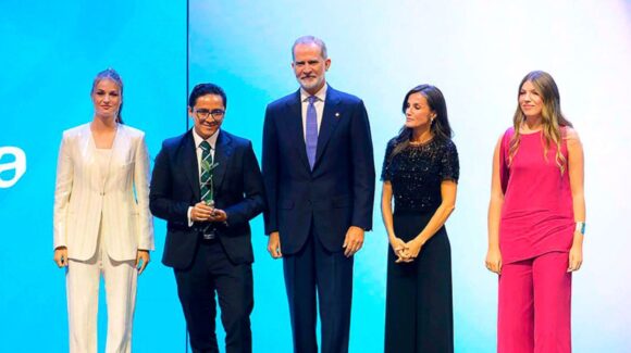‘La receta del universo’: astrofísico de la UNAM recibe el Premio Princesa de Girona en España
