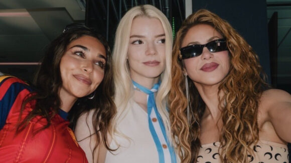 ¿Shakira se molestó? Filtran VIDEO de la polémica reacción de Anya Taylor-Joy y la cantante al gol de España