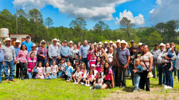 Llevan apoyos a la sierra de Álamos, habitantes de Huicochic se preparan para las lluvias