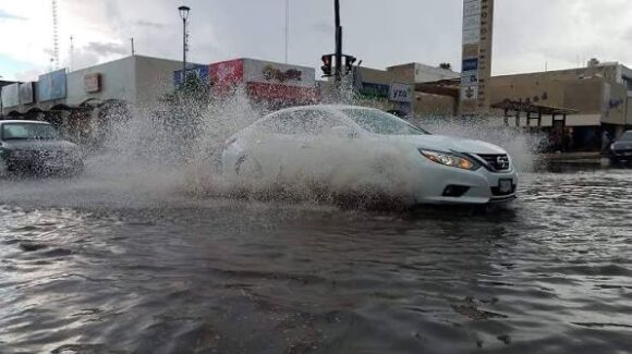 Lluvias por Monzón Mexicano causan inundaciones y encharcamientos en el Centro de Hermosillo