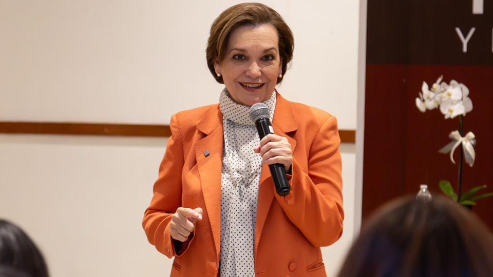 María Dolores del Río impulsa diálogo con mujeres sobre derechos y transformación