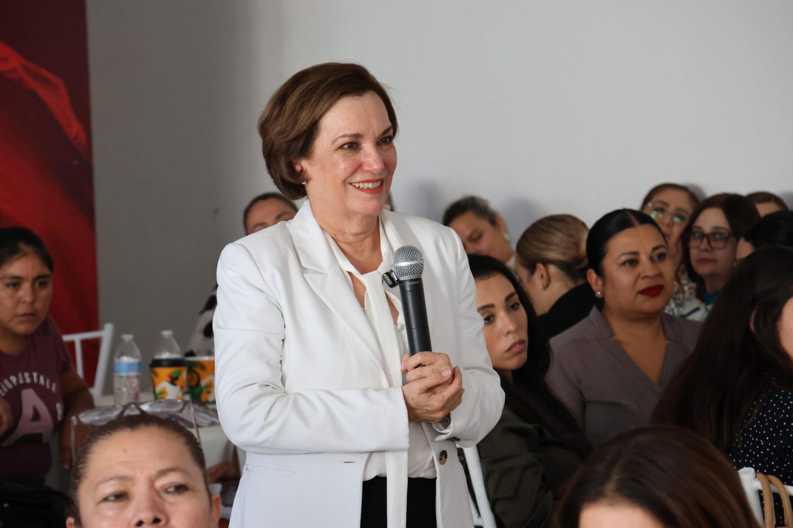 María Dolores del Río recoge propuestas de mujeres de Caborca para fortalecer la transformación