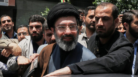 Mojtaba Khamenei, líder supremo de Irán, amenaza con una “lección inolvidable” al gobierno de Trump