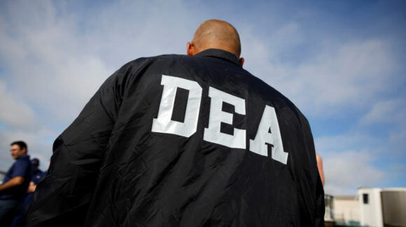 “Vean hacia su país”: Morena responde a amenaza de la DEA de ir contra funcionarios mexicanos