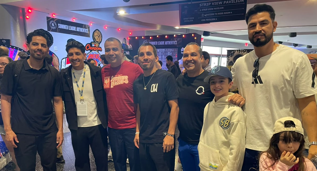 Quintero estuvo acompañado por otros destacados basquetbolistas mexicanos en el debut de Karim López