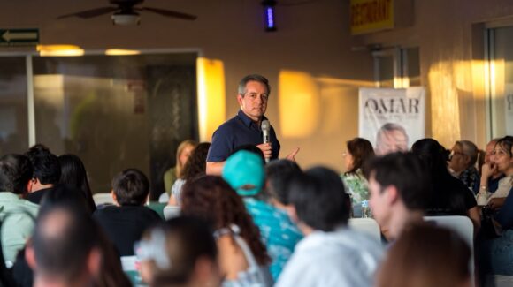 Omar Del Valle Colosio suma liderazgos y escucha a jóvenes durante gira por el norte de Sonora