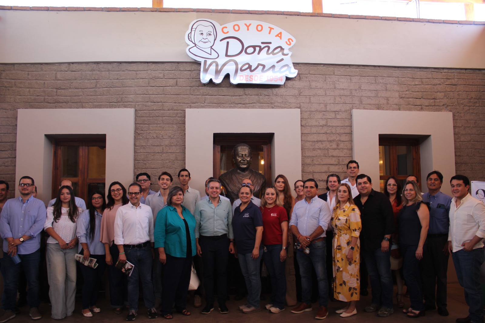 Omar Del Valle dialoga con empresarios para fortalecer la Agenda Hábitat en Sonora