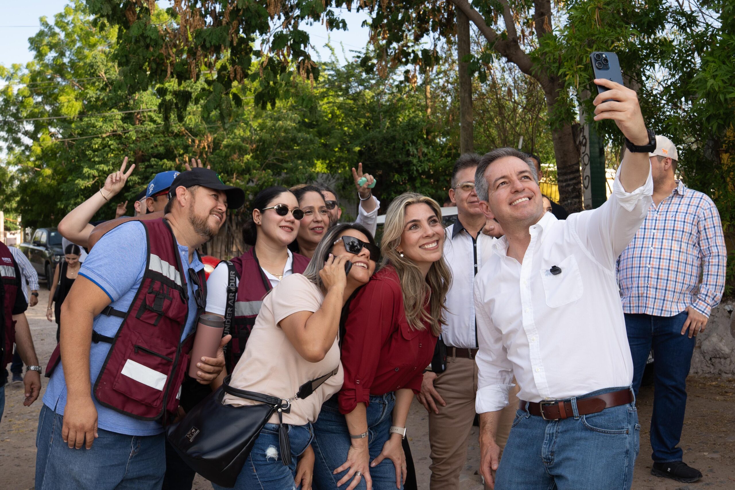Omar del Valle Colosio recorre Navojoa para escuchar a comerciantes, vecinos y liderazgos locales