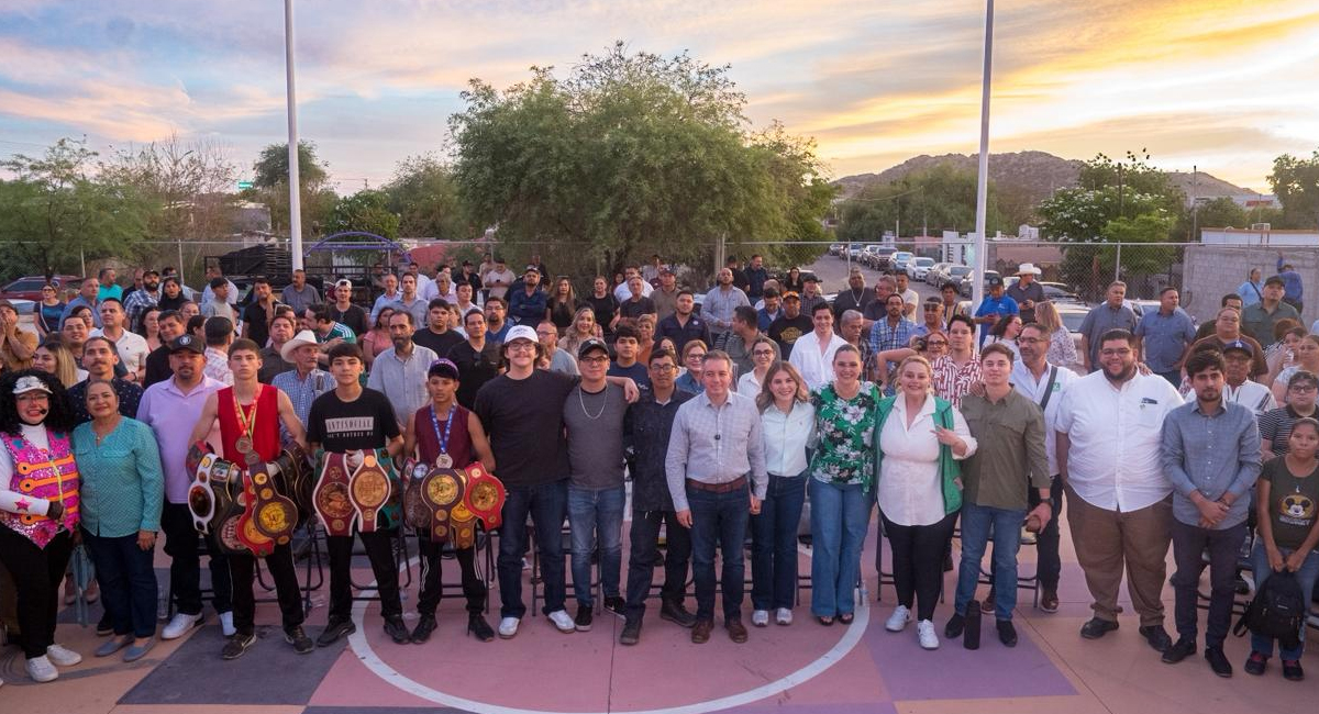 Omar del Valle en su reunión con sonorenses