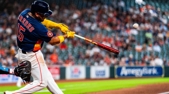 Walker y Paredes conectan jonrones y los Astros le ganan juego y la serie a los Rays